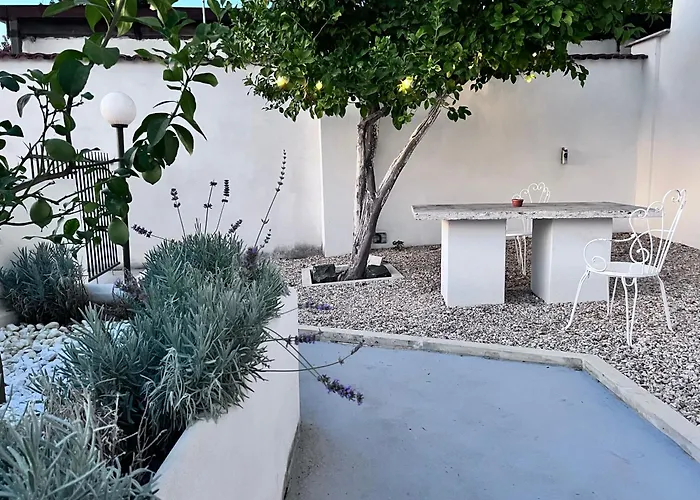 Lemon Suites Apartments